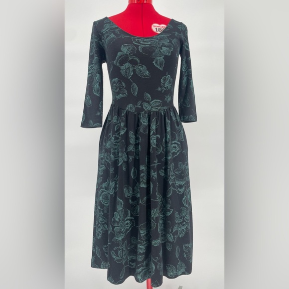Vintage Timely Trends 3/4 Sleeve Black Floral Fit & Flare Dress - Picture 1 of 14